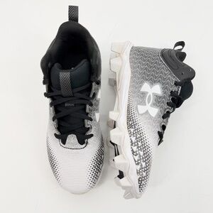 Under Armour Kids Football Cleats Black White Metallic Silver Size 1.5Y